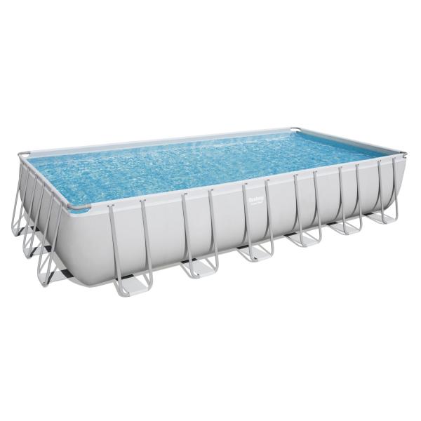 , Swimmingpool – Delvist nedgravet pool med terrasse/tagdæk på budget