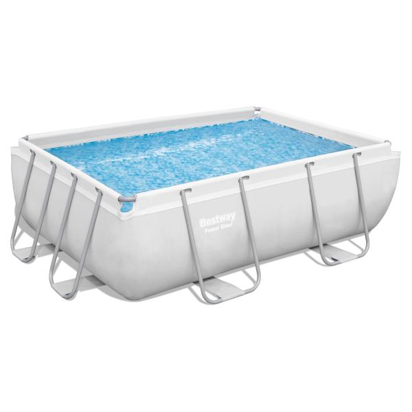 , Swimmingpool – Delvist nedgravet pool med terrasse/tagdæk på budget