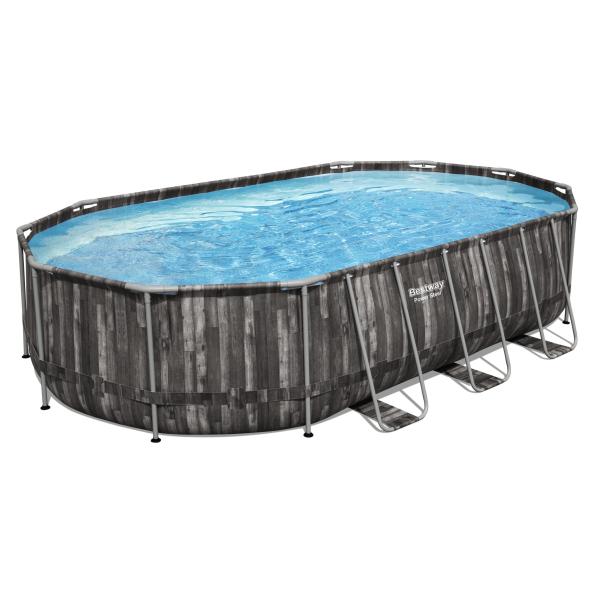 , Swimmingpool – Delvist nedgravet pool med terrasse/tagdæk på budget